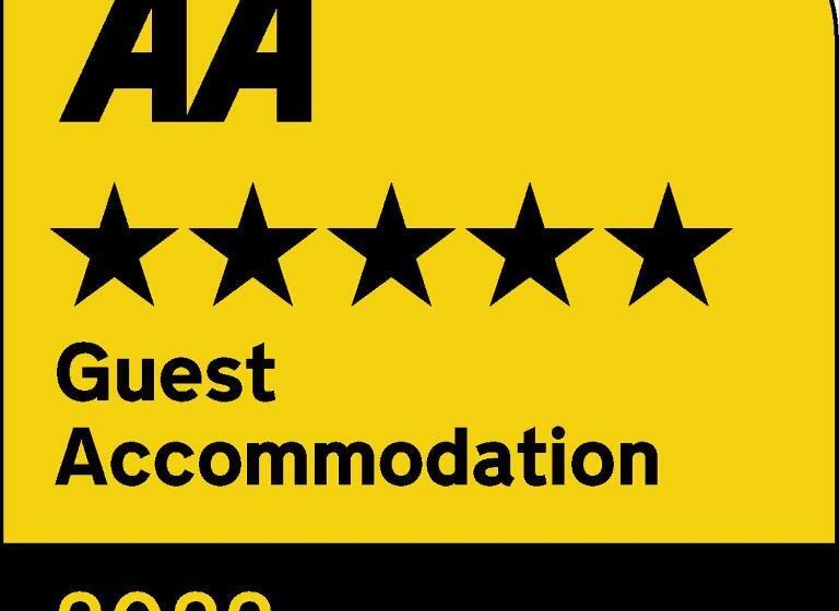 Bed and Breakfast Orchard Lodge & Wolds Restaurant