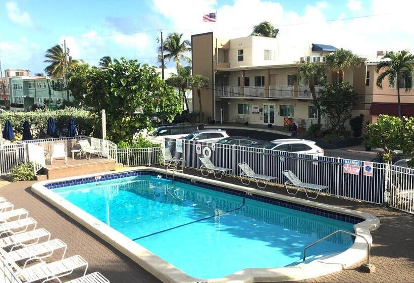 בית מלון כפרי Enchanted Isle Hollywood Beach Resort