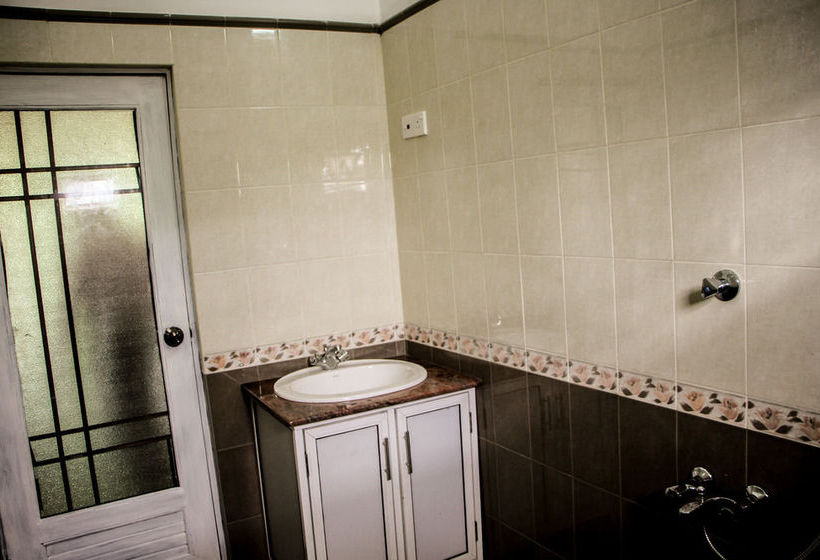 הוסטל Negombo Beach By Flipflop