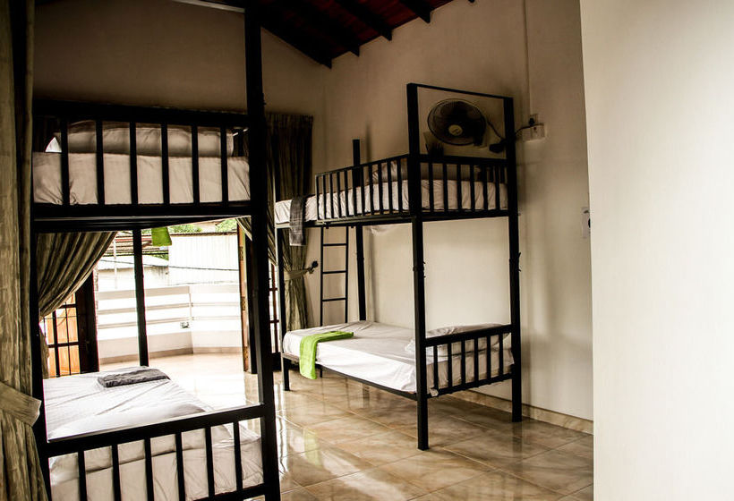 הוסטל Negombo Beach By Flipflop