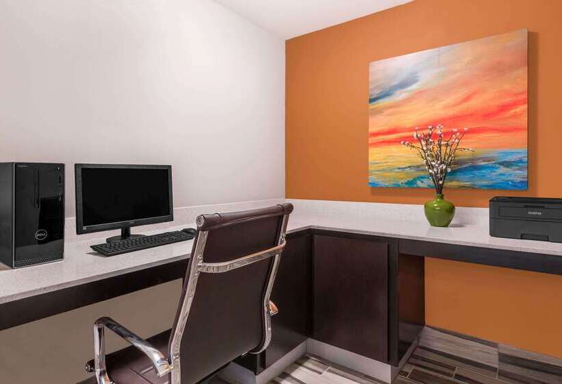 Otel Days Inn & Suites By Wyndham Katy