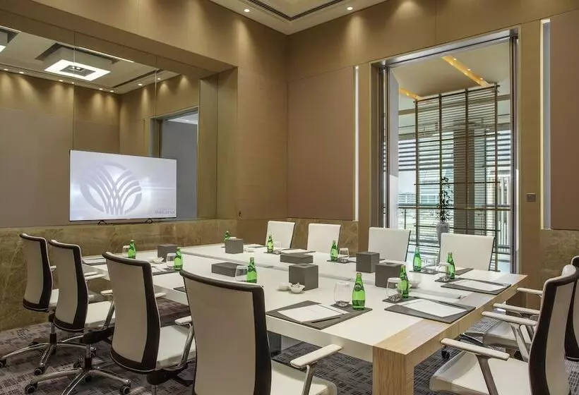 هتل Downtown Rotana