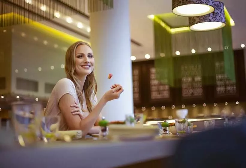 هتل Downtown Rotana