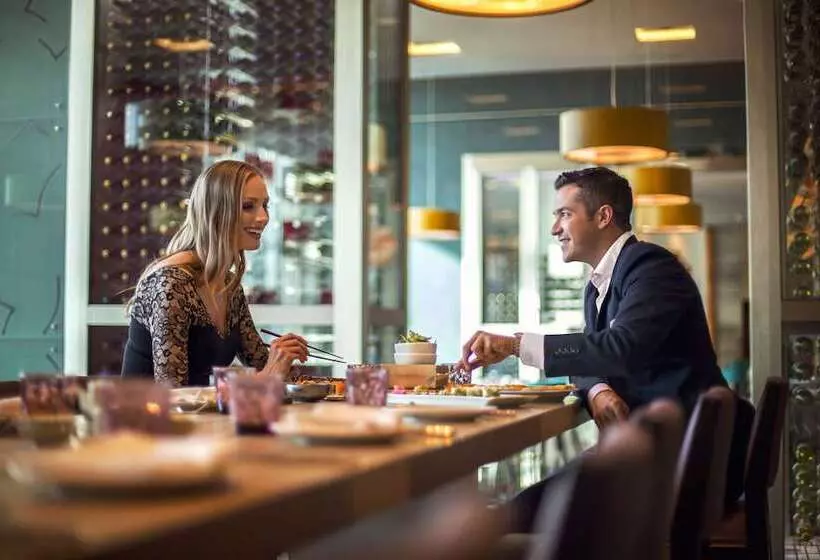 هتل Downtown Rotana