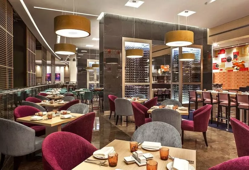 هتل Downtown Rotana