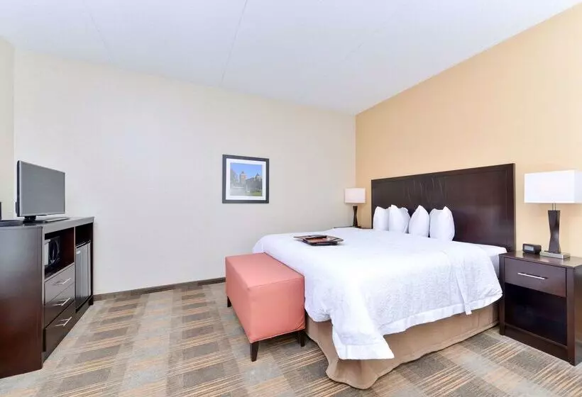 Hotelli Hampton Inn & Suites California Universitypittsburgh