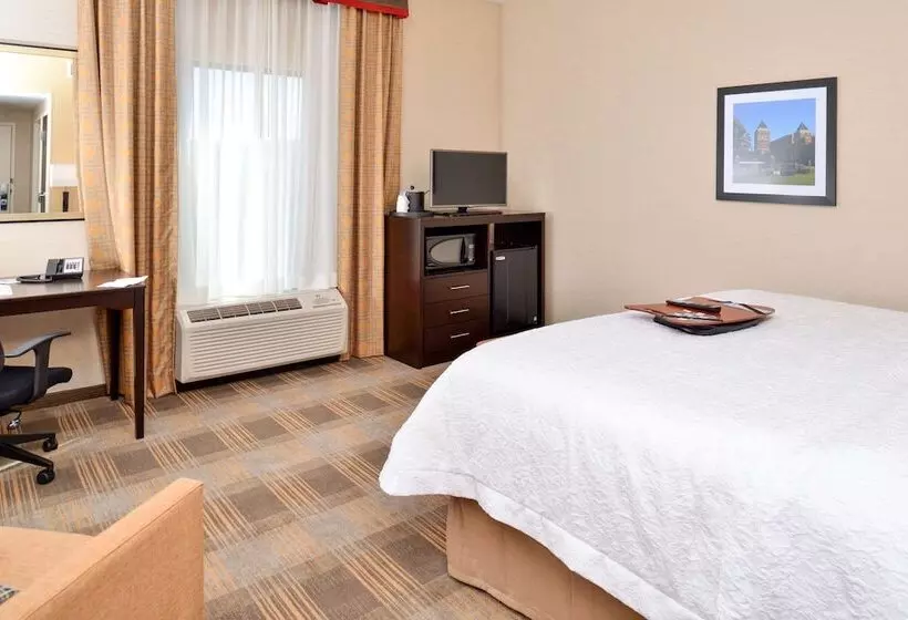 Hotelli Hampton Inn & Suites California Universitypittsburgh