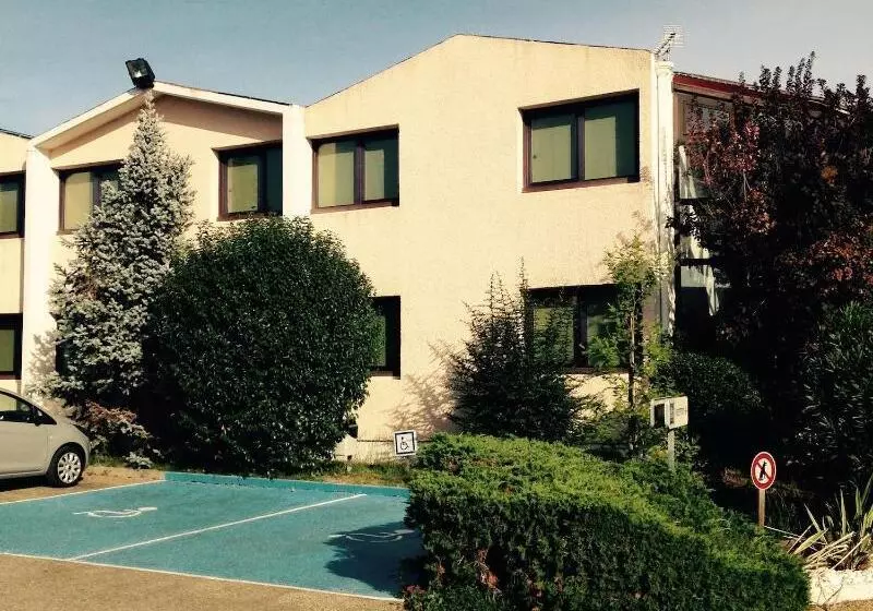 ホテル Ibis Budget Saint Christol Les Ales