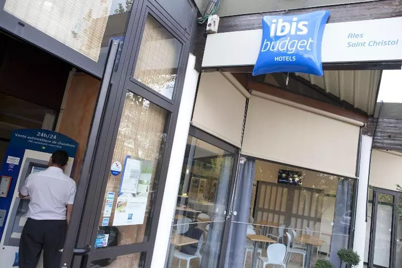 ホテル Ibis Budget Saint Christol Les Ales