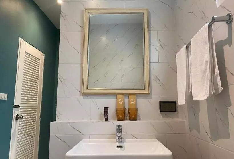 هتل Le Petit Saint Tropez