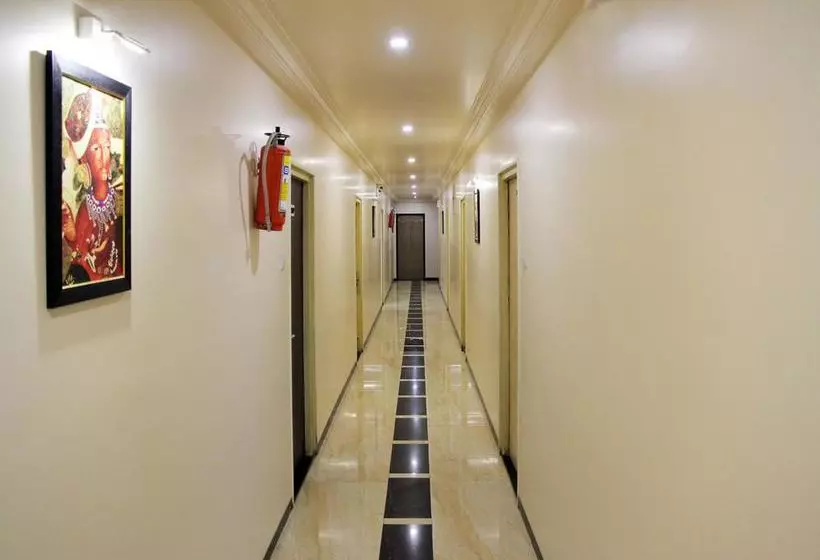 ホテル Oyo Rooms Samarth Nagar Road Varad Ganesh Mandir