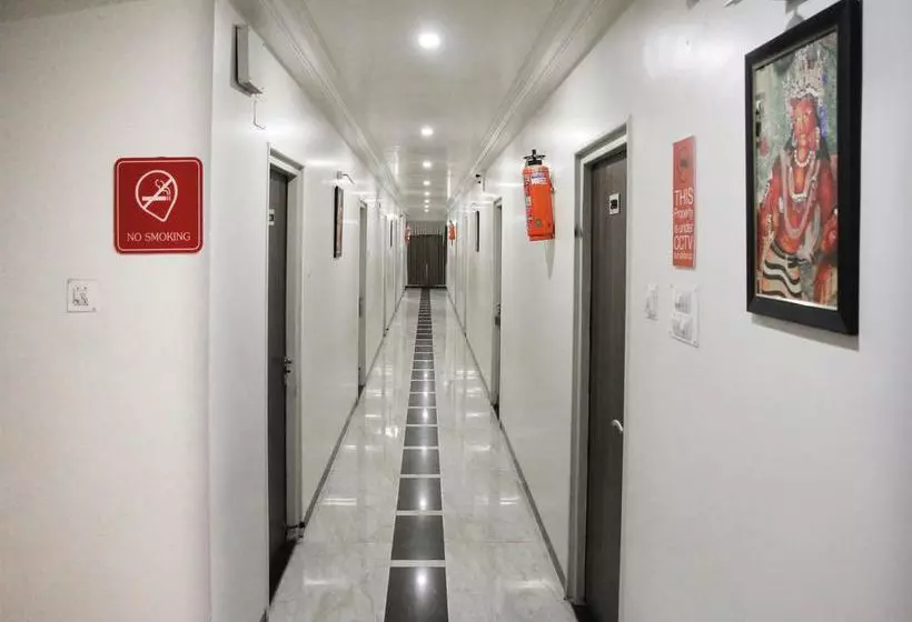 ホテル Oyo Rooms Samarth Nagar Road Varad Ganesh Mandir