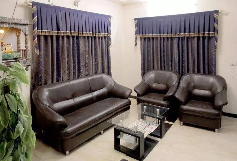 ホテル Oyo Rooms Samarth Nagar Road Varad Ganesh Mandir