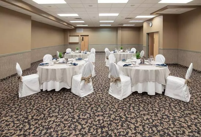 Elkwater Lake Lodge And Resort