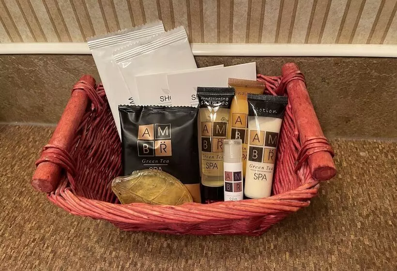 Elkwater Lake Lodge And Resort