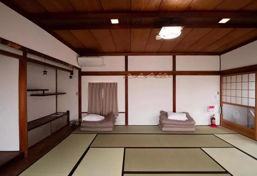 ユースホステル Kamp Houkan Cho Backpacker S Inn & Lounge