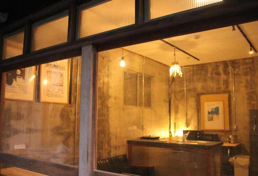 ユースホステル Kamp Houkan Cho Backpacker S Inn & Lounge