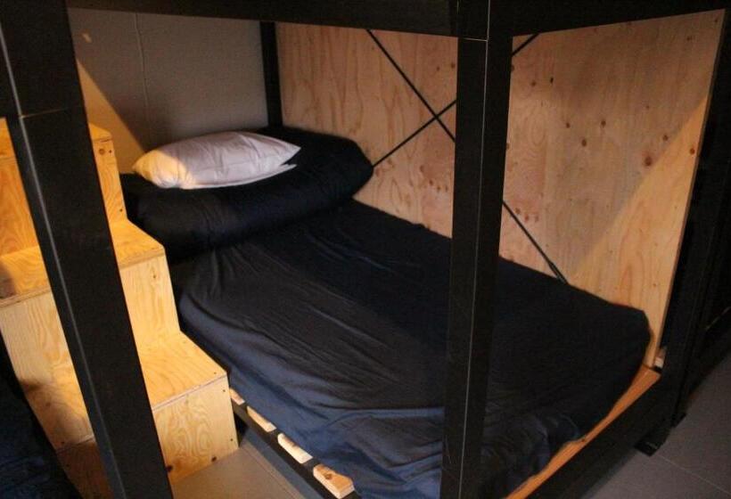 ユースホステル Kamp Houkan Cho Backpacker S Inn & Lounge