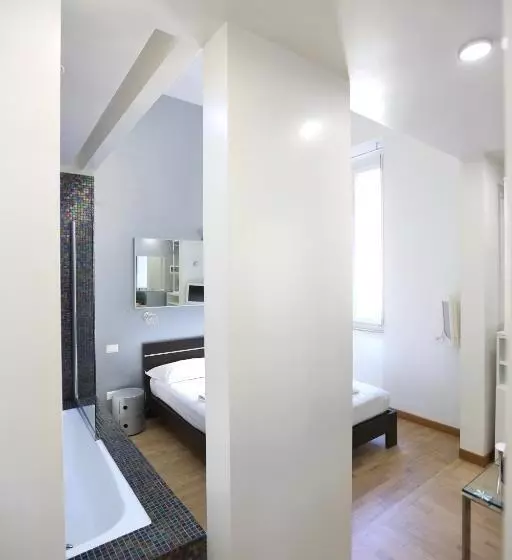 Bed and Breakfast Kiss Me Rome Luxury Rooms