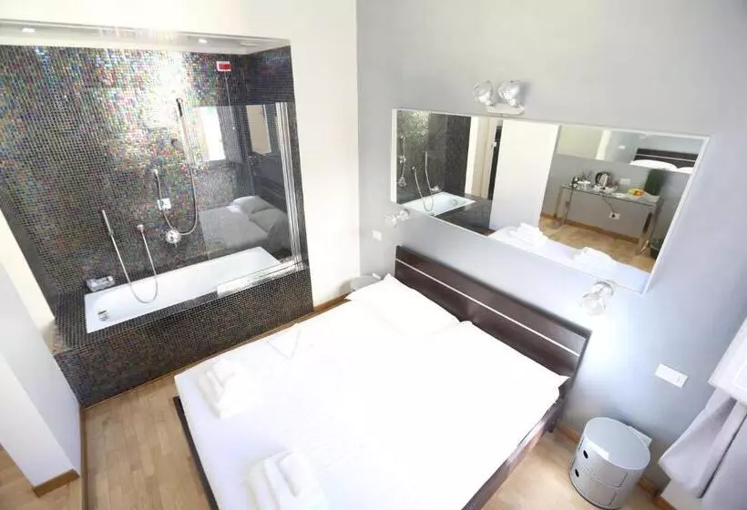 Bed and Breakfast Kiss Me Rome Luxury Rooms