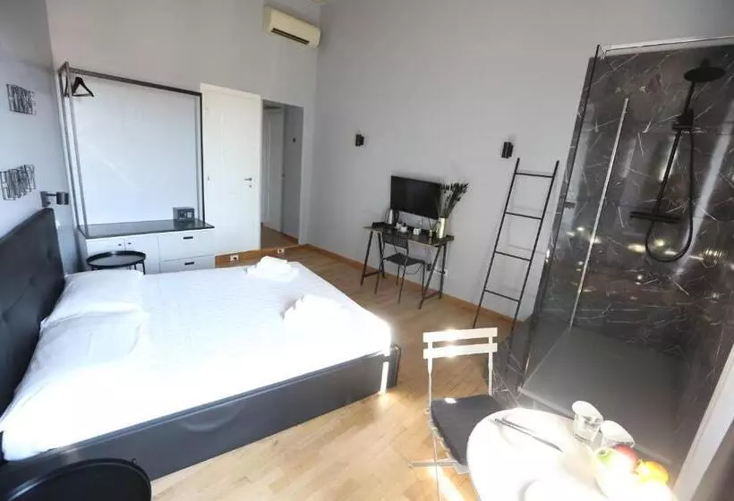 Bed and Breakfast Kiss Me Rome Luxury Rooms