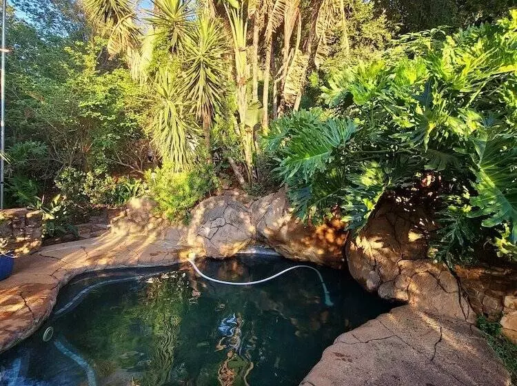 ホテル Bali At Scenic Haven Lodge In Hartbeespoort