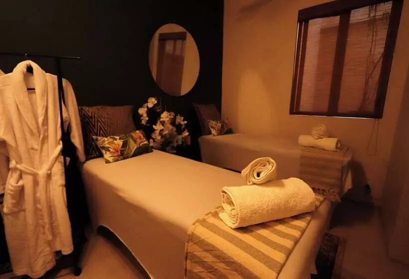ホテル Bali At Scenic Haven Lodge In Hartbeespoort