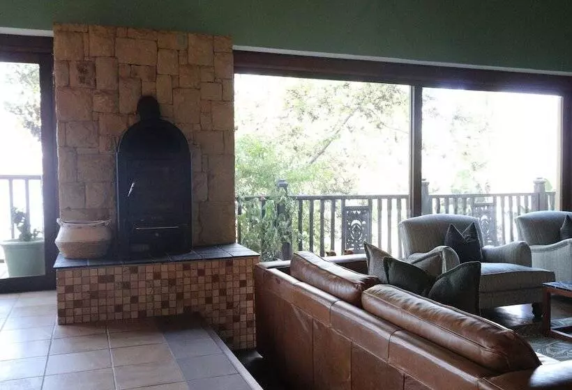 ホテル Bali At Scenic Haven Lodge In Hartbeespoort