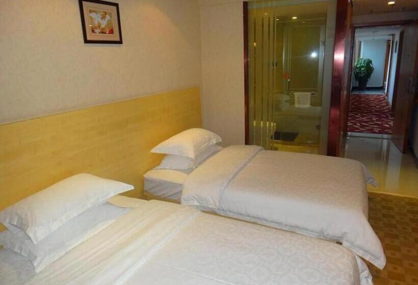 Отель Nanning Hawks Holiday