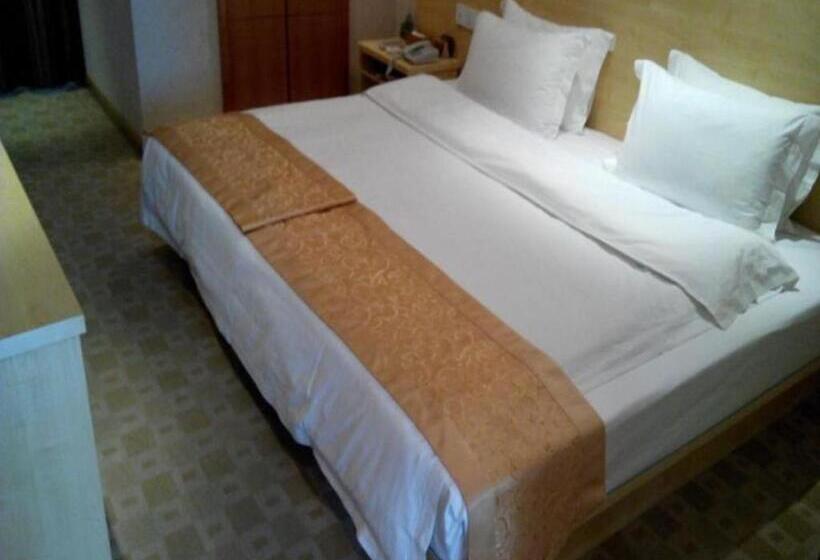 Отель Nanning Hawks Holiday