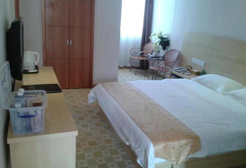 Отель Nanning Hawks Holiday