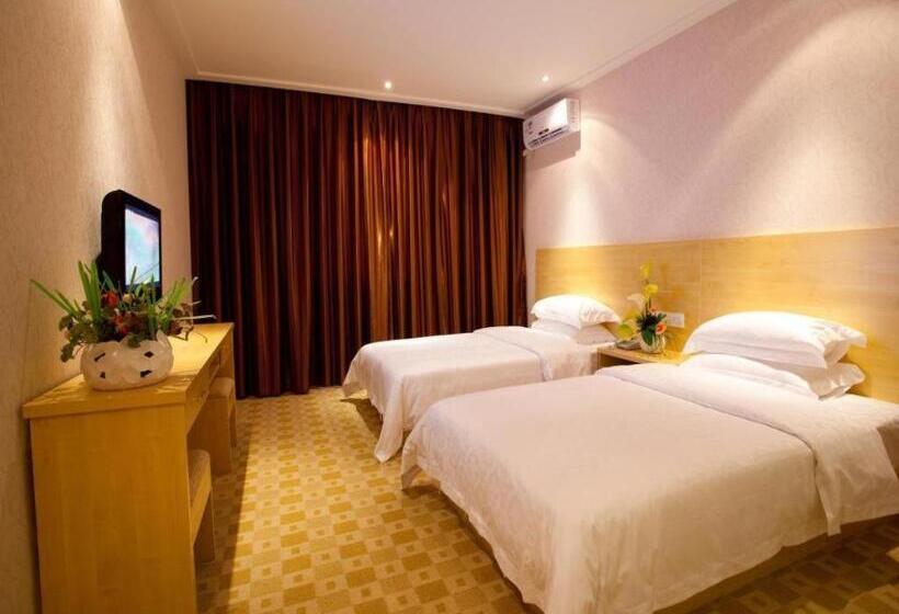 Отель Nanning Hawks Holiday