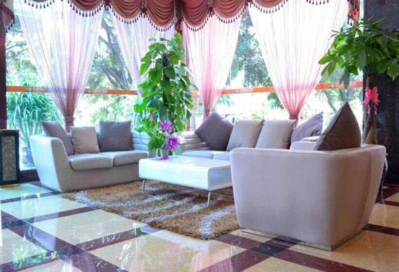 Отель Nanning Hawks Holiday