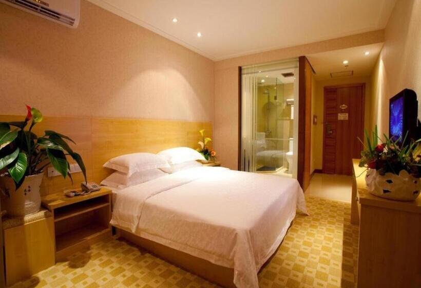 Отель Nanning Hawks Holiday