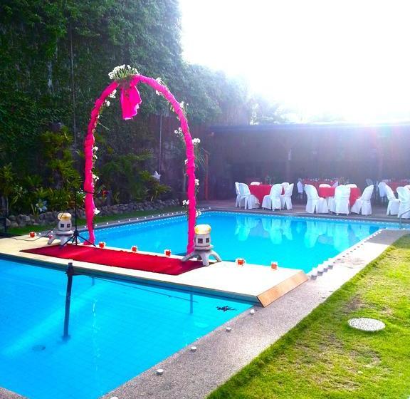 Marquis Hotel & Restaurant