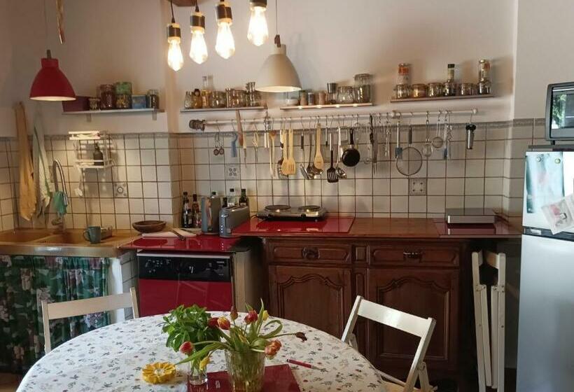 تختخواب و صبحانه Maison Arelate