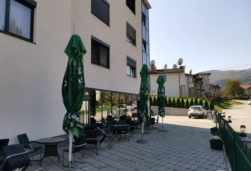 تختخواب و صبحانه Malena