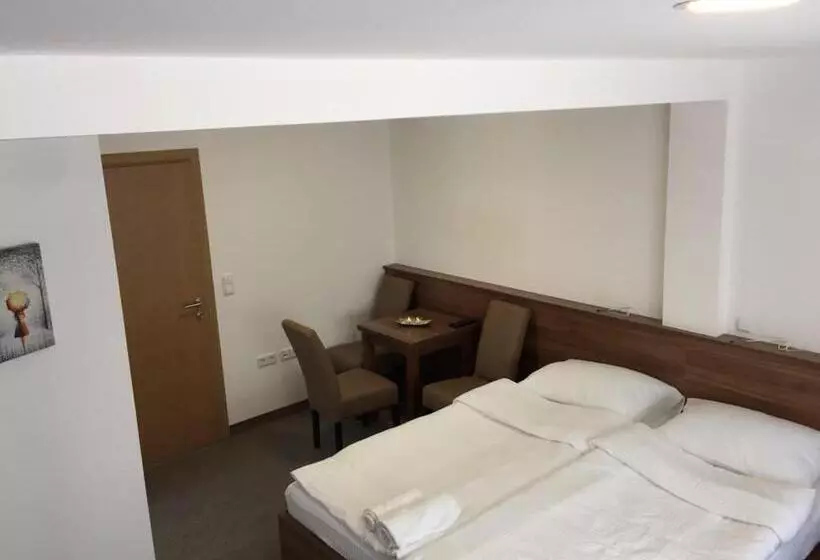 تختخواب و صبحانه Malena