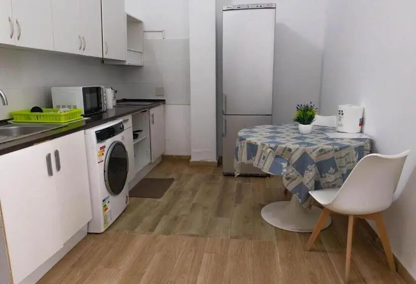 تختخواب و صبحانه Room As A Service   El Mejor En El Centro De Malaga