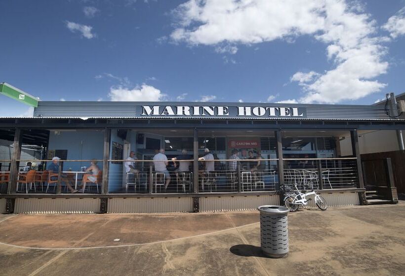 Nightcap At Marine Hotel Cardwell