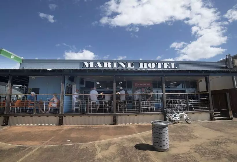 Nightcap At Marine Hotel Cardwell