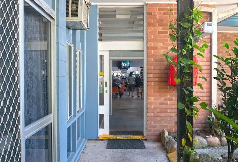 Nightcap At Marine Hotel Cardwell