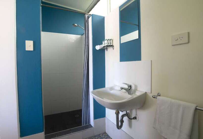 Nightcap At Marine Hotel Cardwell