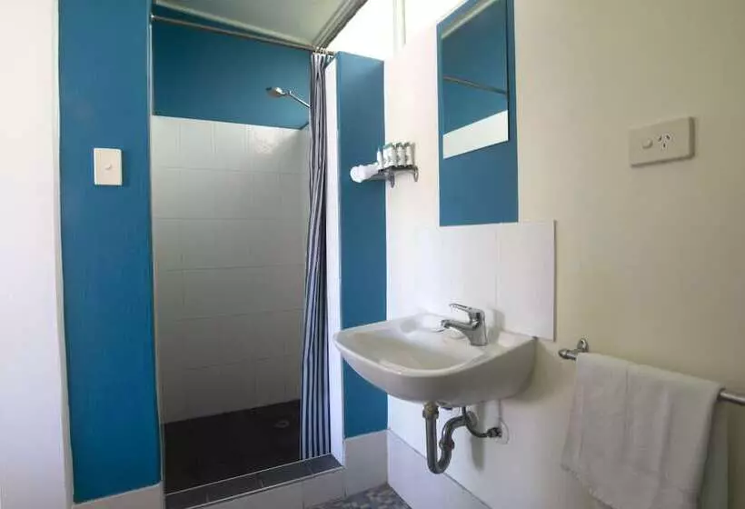 Nightcap At Marine Hotel Cardwell