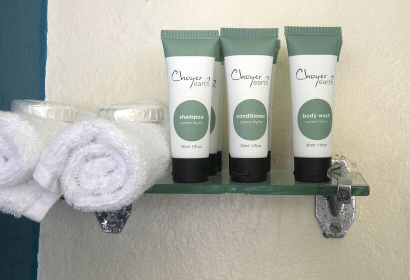 Nightcap At Marine Hotel Cardwell