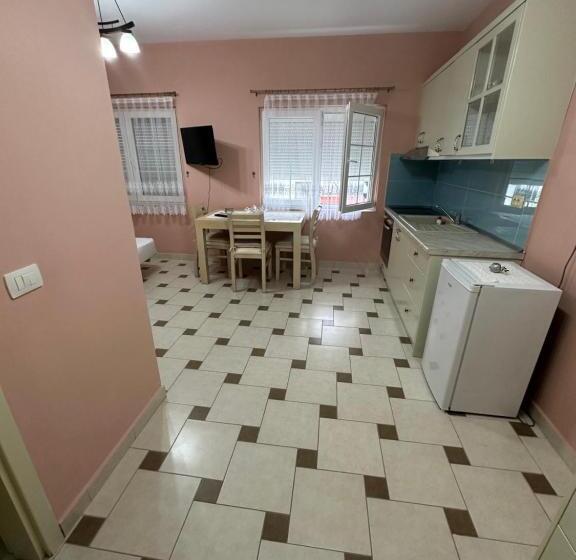 پانسیون A&a House