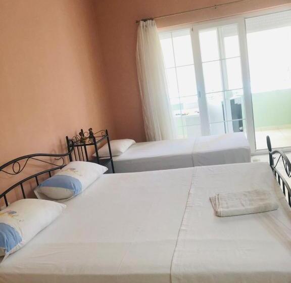 پانسیون A&a House