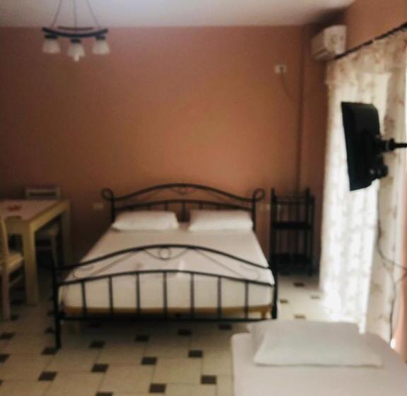 پانسیون A&a House