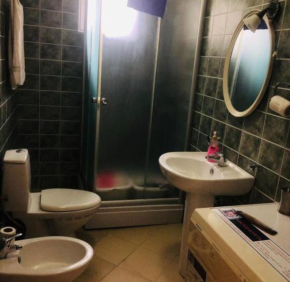 پانسیون A&a House