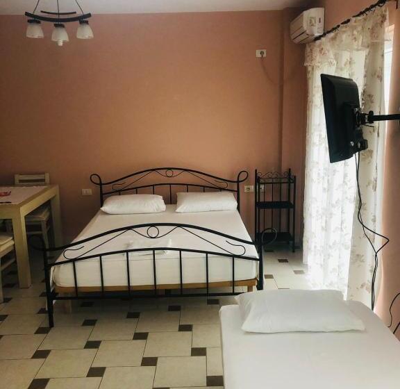 پانسیون A&a House